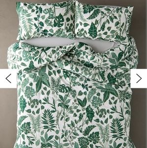 Jungle comforter - Urban Outfitters (full/queens)